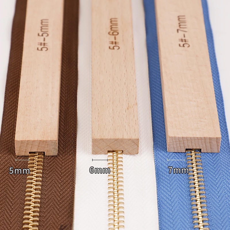 Leatherwork Ruler - Regla de madera con cremallera para