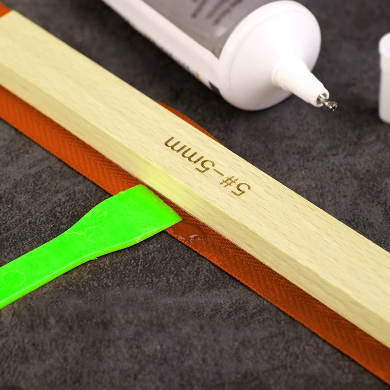 Regla de madera con cremallera - Leatherwork Ruler reseña y precio